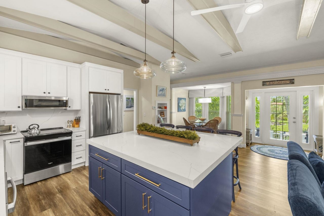 1062 S Yachtsman Dr, Sanibel, FL 33957 Photo