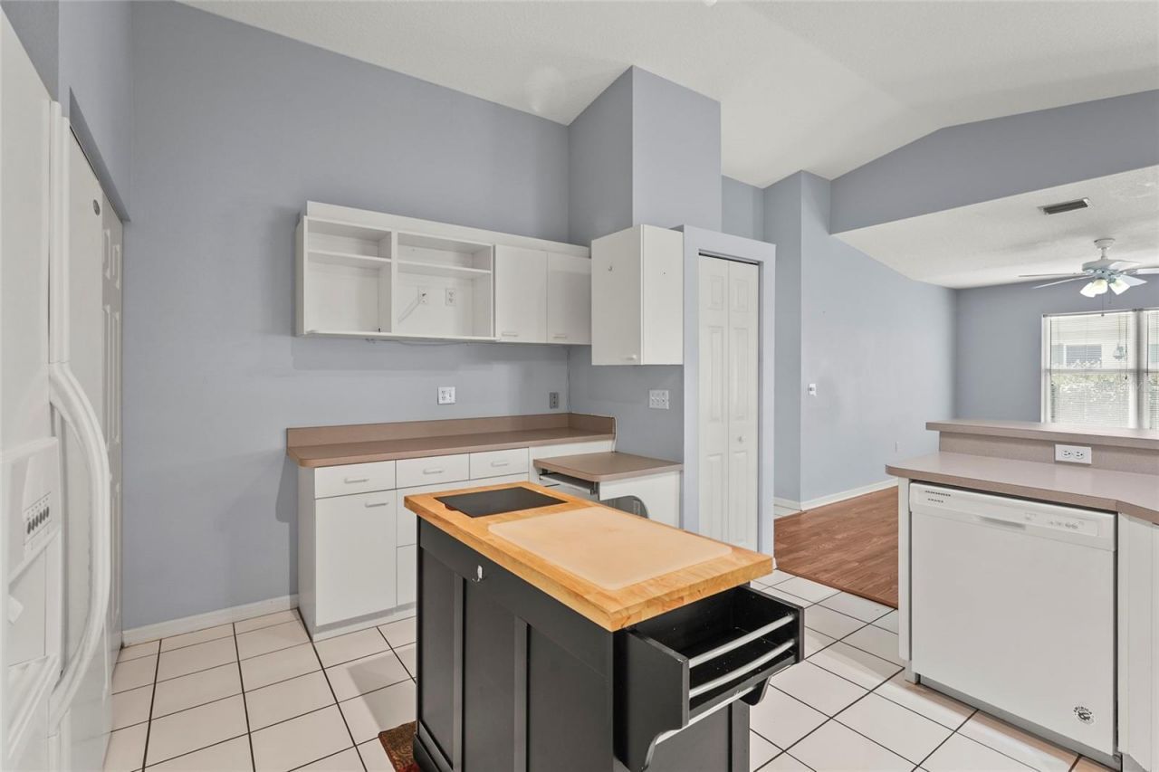 2417 Fairway Oaks Drive, Unit 22, Palmetto, FL 34221 Photo