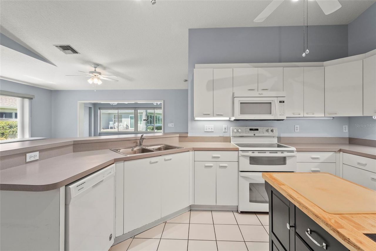 2417 Fairway Oaks Drive, Unit 22, Palmetto, FL 34221 Photo