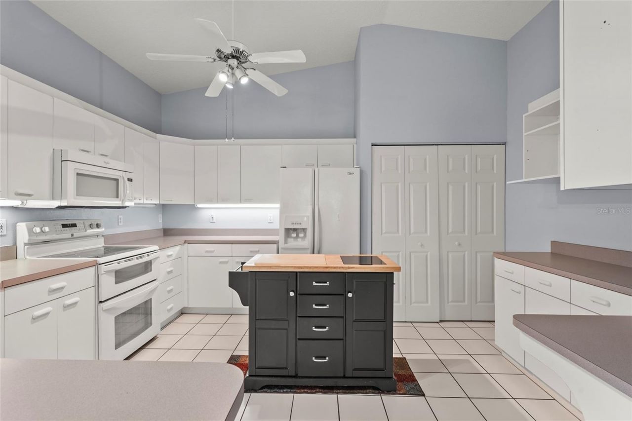 2417 Fairway Oaks Drive, Unit 22, Palmetto, FL 34221 Photo