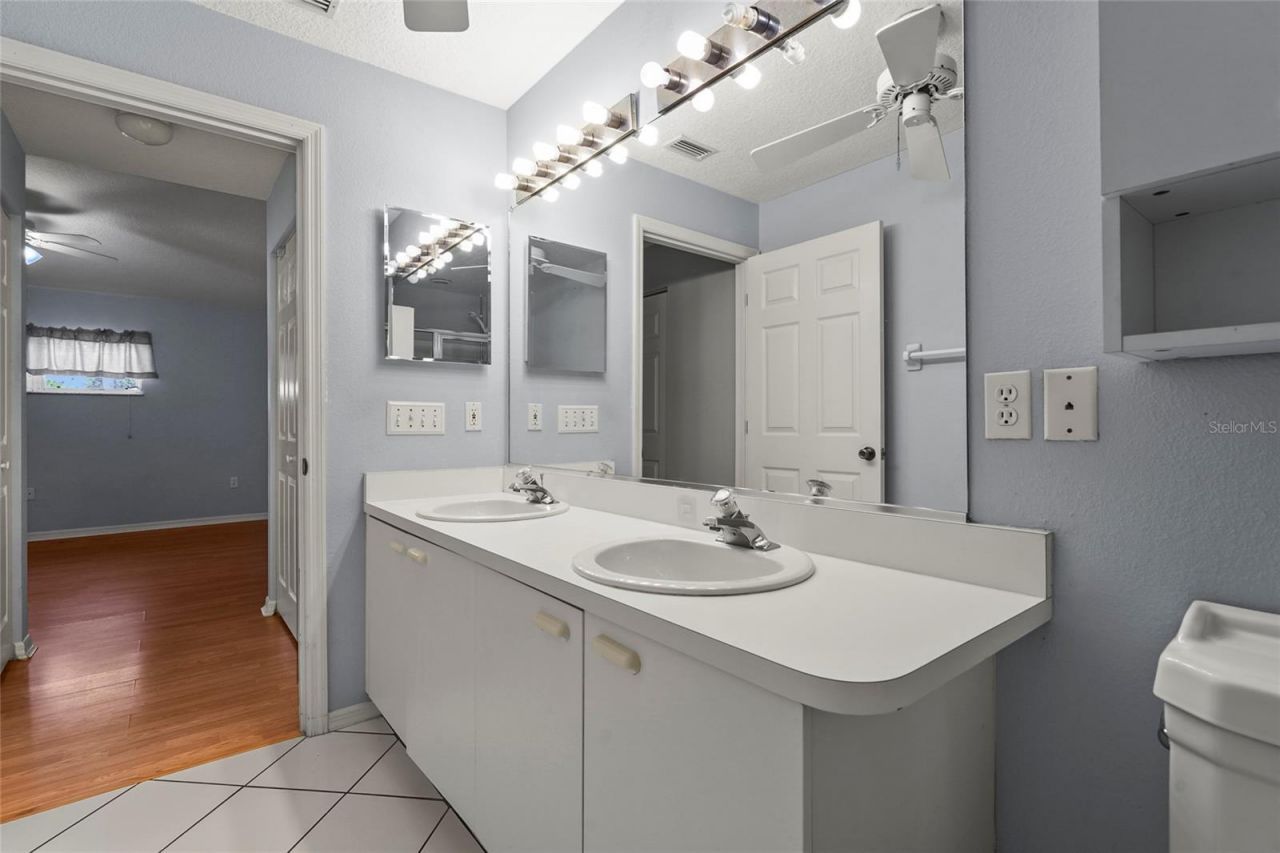 2417 Fairway Oaks Drive, Unit 22, Palmetto, FL 34221 Photo