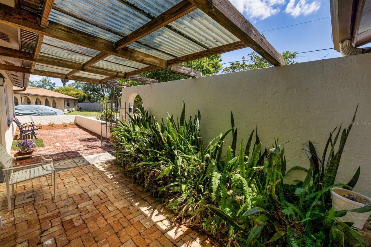 7128 Wrenwood Circle, Tampa, FL 33617 Photo