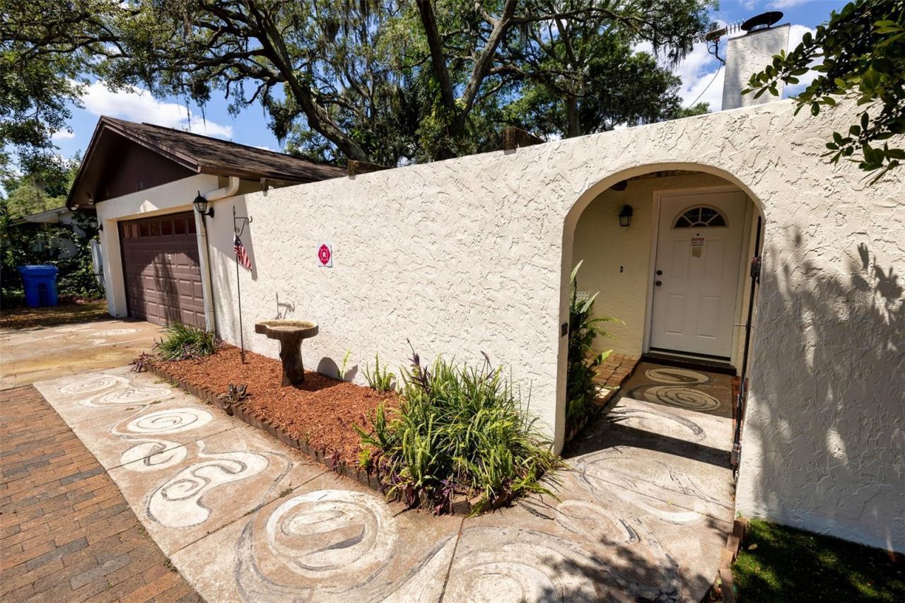 7128 Wrenwood Circle, Tampa, FL 33617 Photo