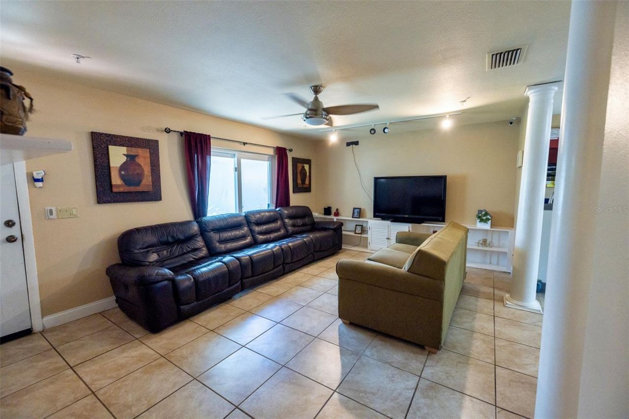 7128 Wrenwood Circle, Tampa, FL 33617 Photo