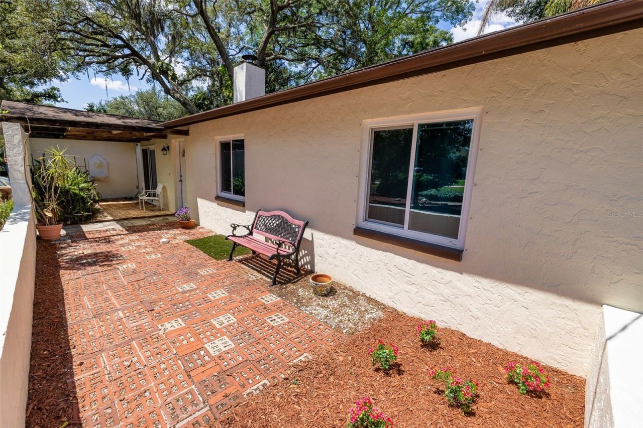 7128 Wrenwood Circle, Tampa, FL 33617 Photo