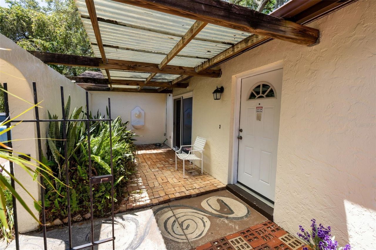 7128 Wrenwood Circle, Tampa, FL 33617 Photo