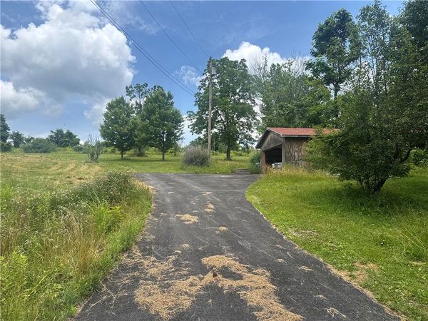 218 Hatfield Road, Smock, PA 15408