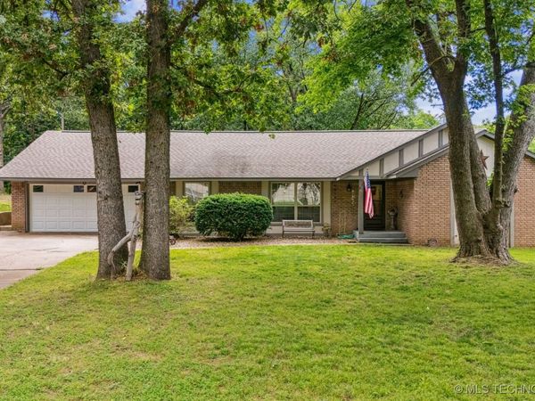 16 Big Bluff Street, Pryor, OK 74361