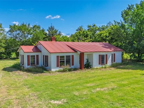 3829 Fm 64, Ladonia, TX 75449