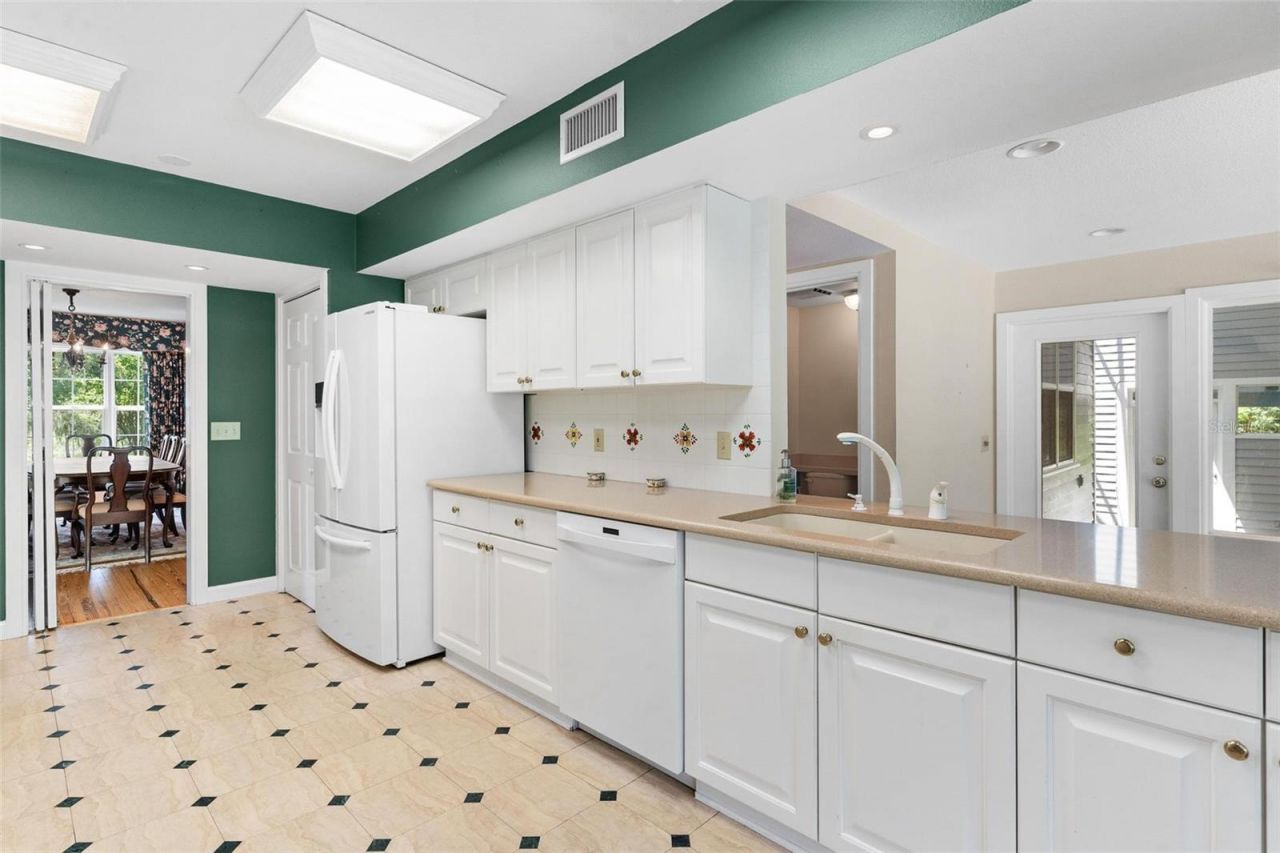 9223 Silver Lake Drive, Leesburg, FL 34788 Photo