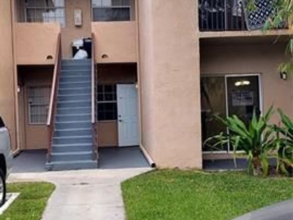 2331 NW 96th Ter, Unit 17H, Hollywood, FL 33024