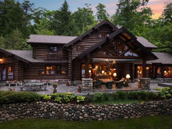 6166 Lake Grove Road, Petoskey, MI 49770