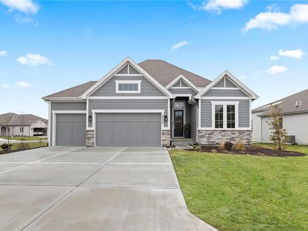 8164 Roundtree Street, Lenexa, KS 66220