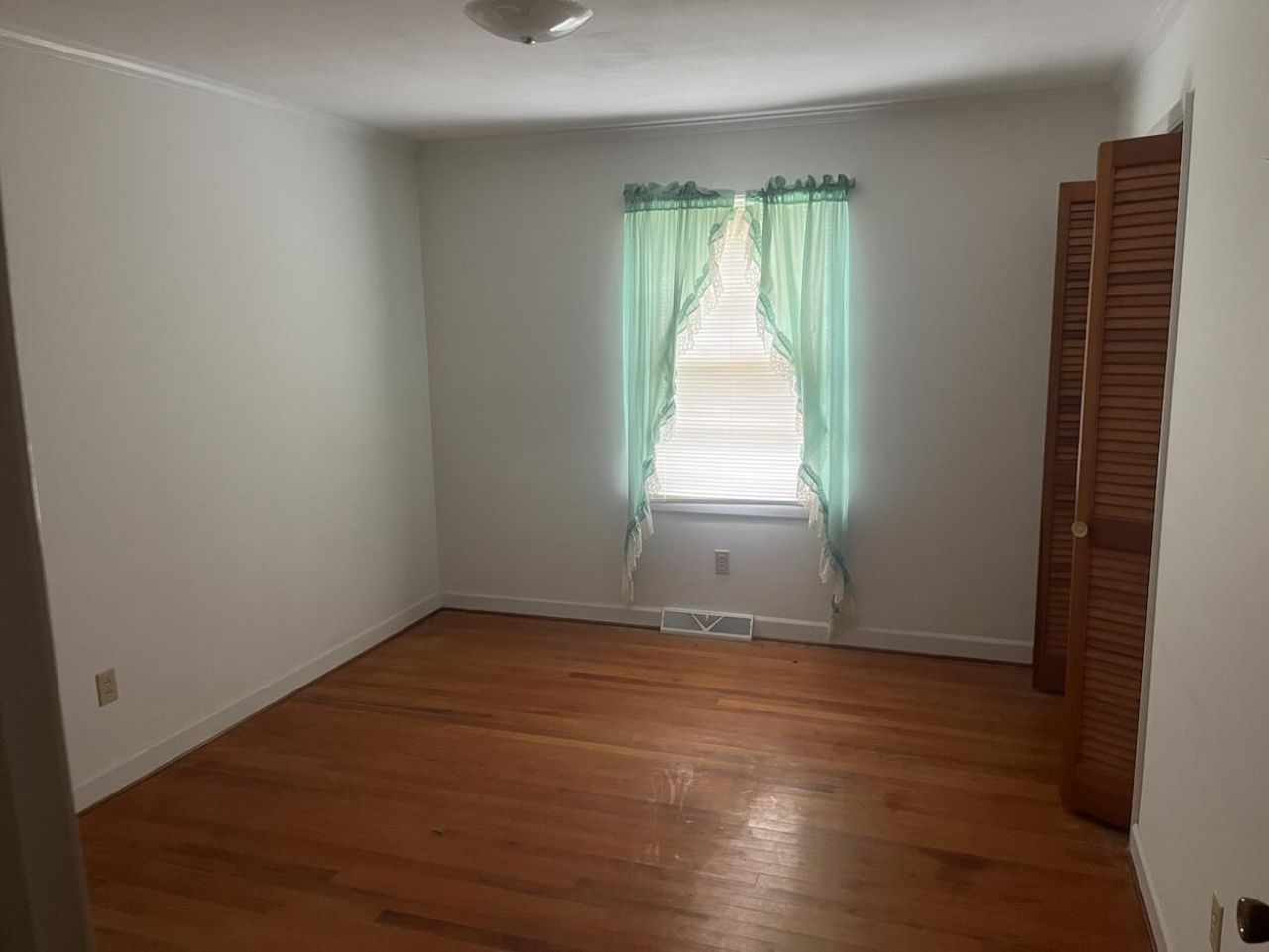 379 Chestnut Road Photo 16