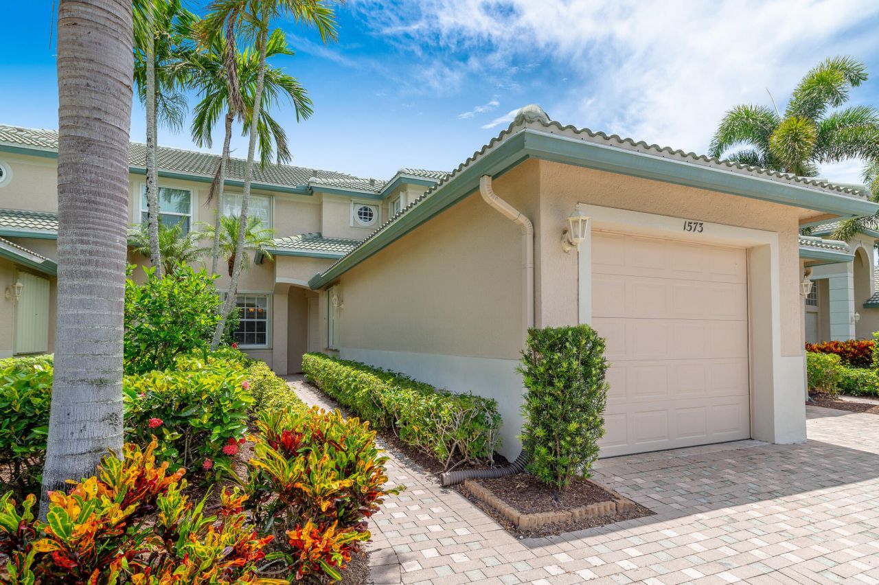 1573 SE Prestwick Lane, Unit 3, Port Saint Lucie, FL 34952 Photo