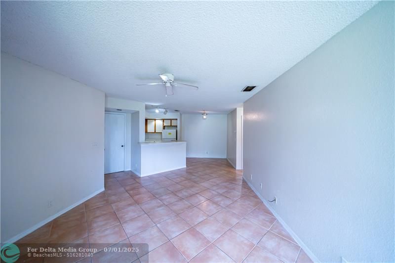 3350 Pinewalk Drive, Unit 1424, Pompano Beach, FL 33063 Photo