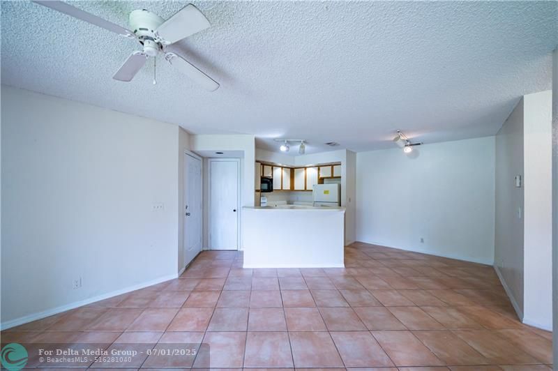 3350 Pinewalk Drive, Unit 1424, Pompano Beach, FL 33063 Photo
