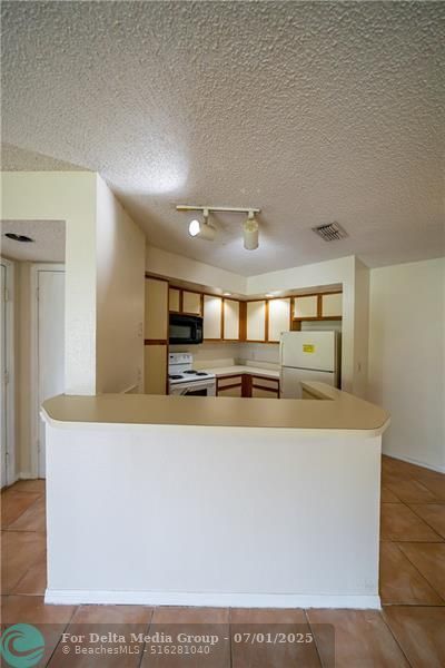 3350 Pinewalk Drive, Unit 1424, Pompano Beach, FL 33063 Photo