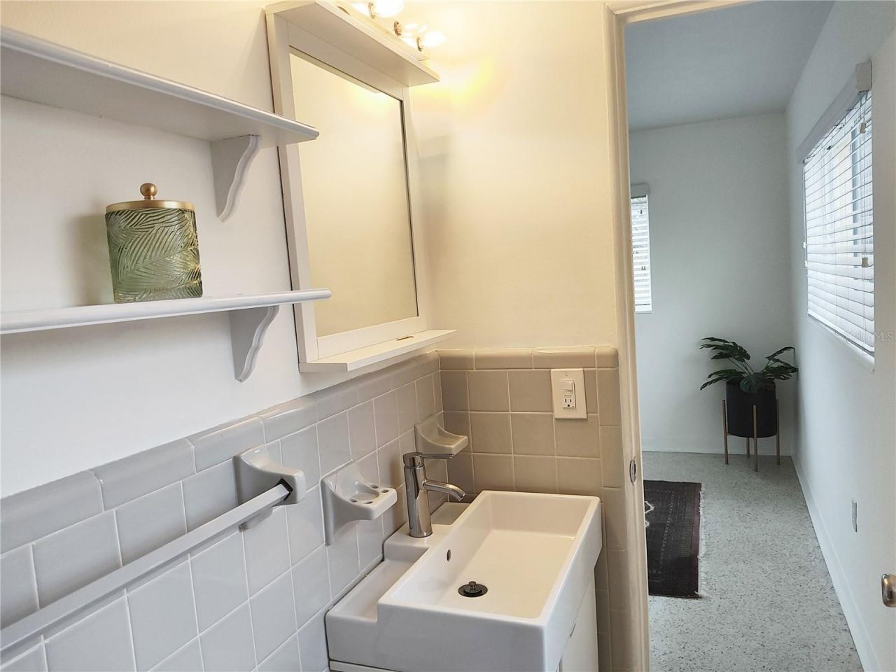 2155 Wood Street, Unit A26, Sarasota, FL 34237 Photo