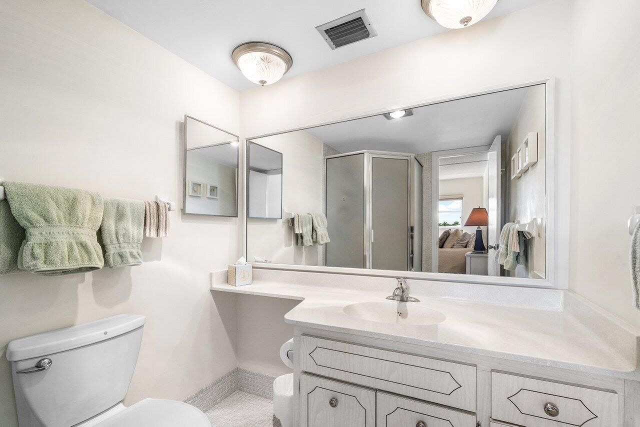 29 Yacht Club Drive, Unit 404, North Palm Beach, FL 33408 Photo