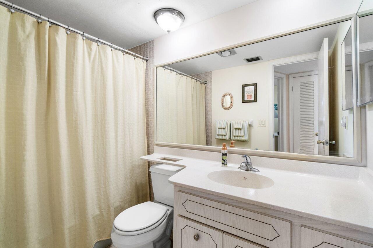 29 Yacht Club Drive, Unit 404, North Palm Beach, FL 33408 Photo