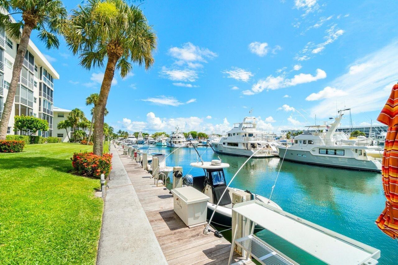29 Yacht Club Drive, Unit 404, North Palm Beach, FL 33408 Photo