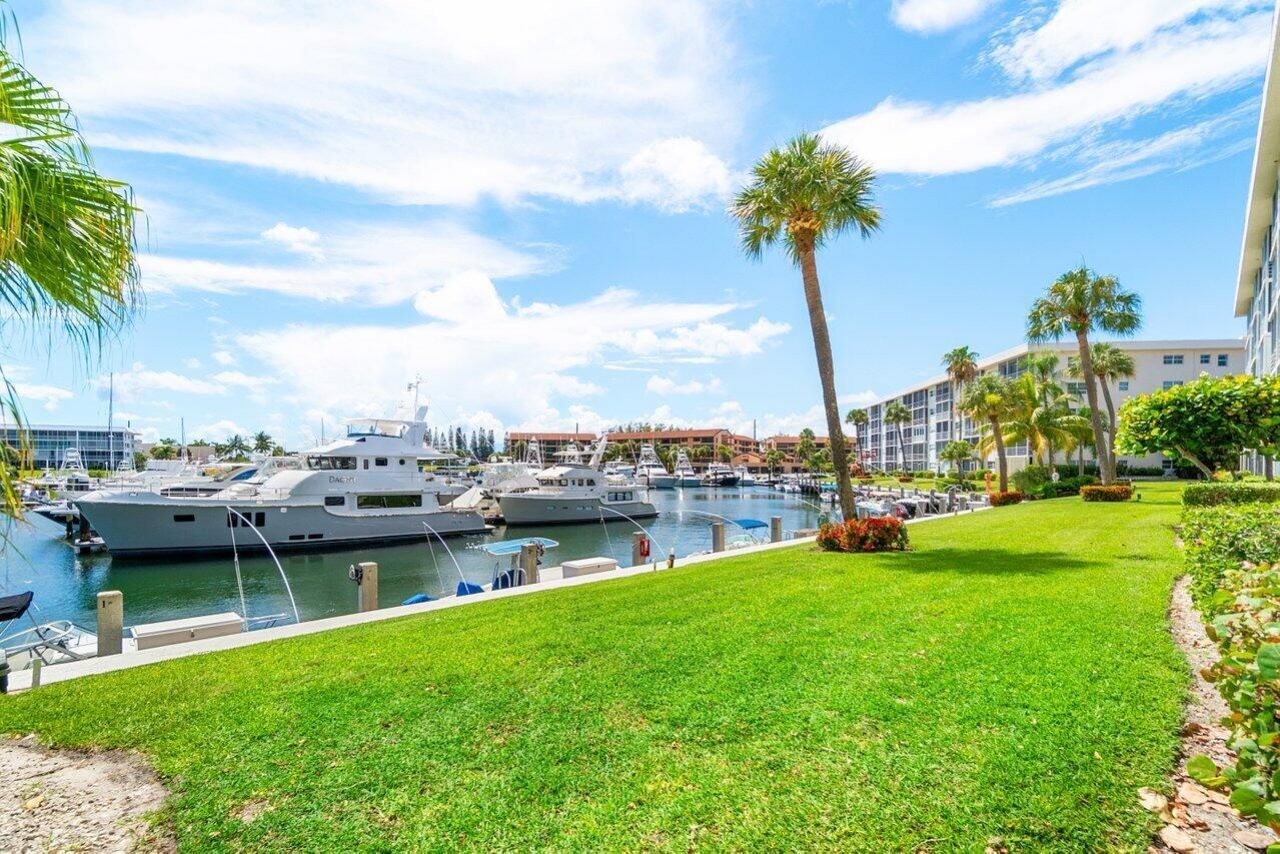 29 Yacht Club Drive, Unit 404, North Palm Beach, FL 33408 Photo