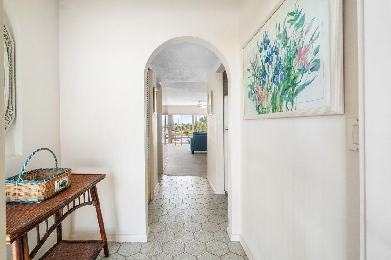 29 Yacht Club Drive, Unit 404, North Palm Beach, FL 33408 Photo