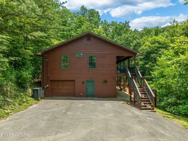 3856 Ravens Den Way, Sevierville, TN 37862