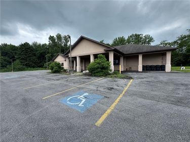 10 Carlton Drive, Parish, NY 13131