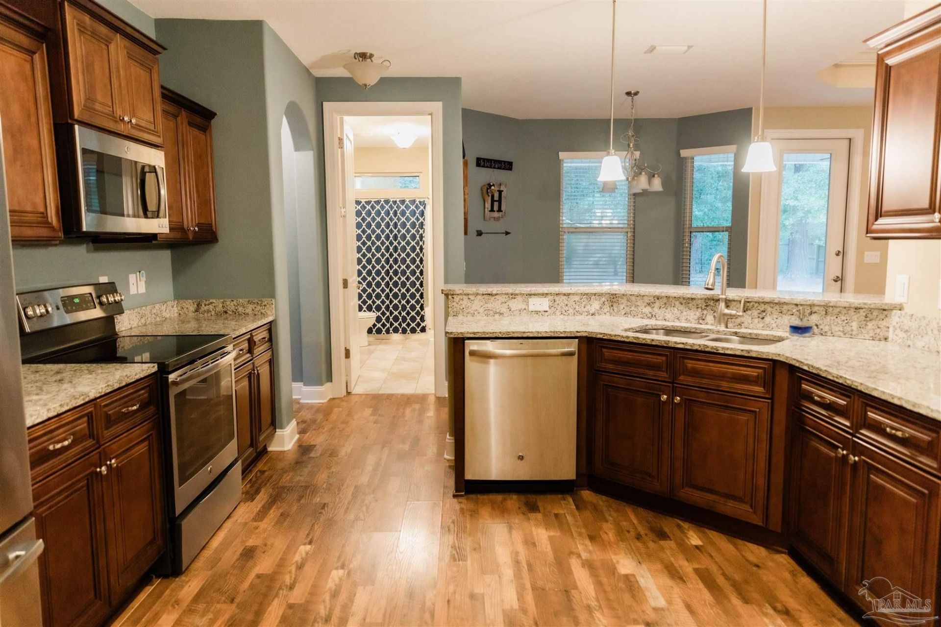 4969 Red Oak Dr, Milton, FL 32583 Main Photo