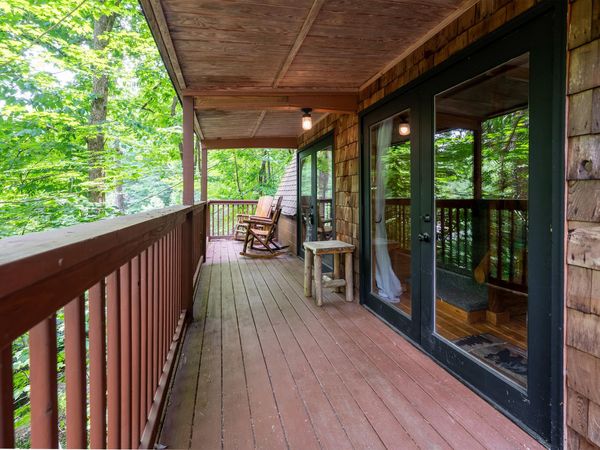 913 Ski Mountain Road, Gatlinburg, TN 37738