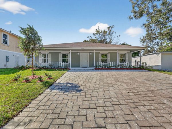 2205 S 33rd S Street, Fort Pierce, FL 34947