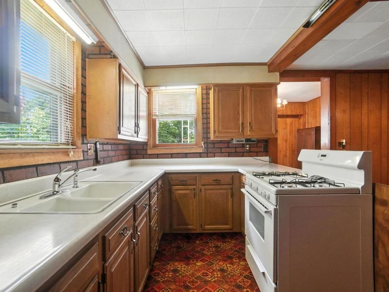 292 N Main Street, London, OH 43140 Photo 6