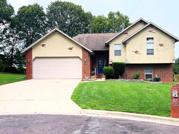 4 Remington Drive, Monett, MO 65708
