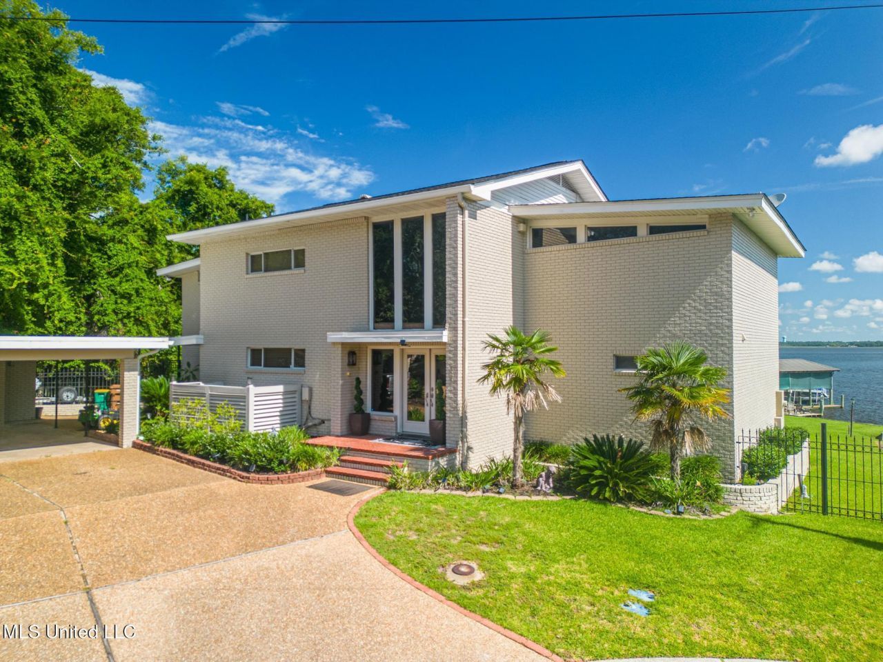 435 Christi Lane, Biloxi, MS 39531 Main Photo