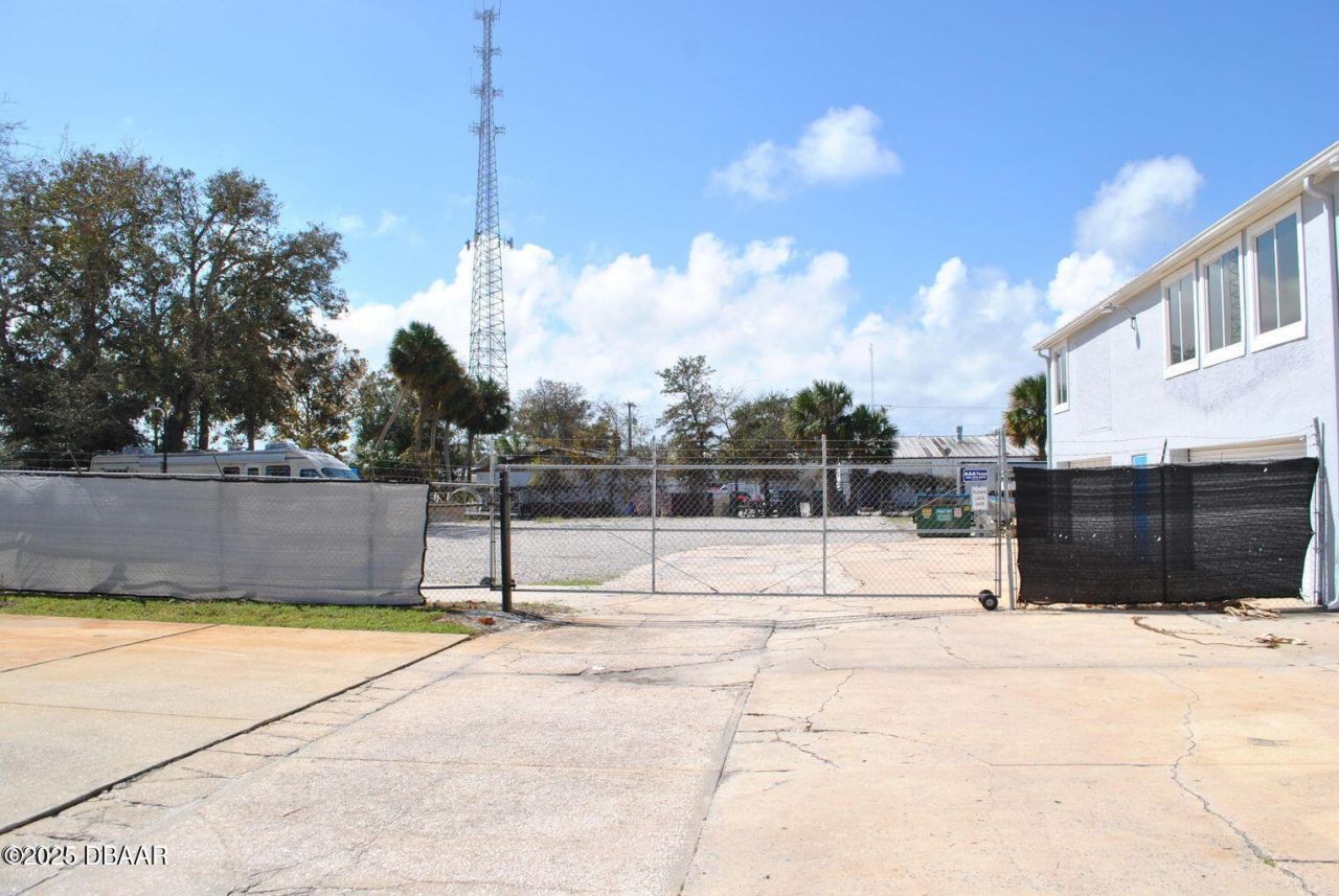 468 Ridgewood Avenue, Holly Hill, FL 32117 Photo