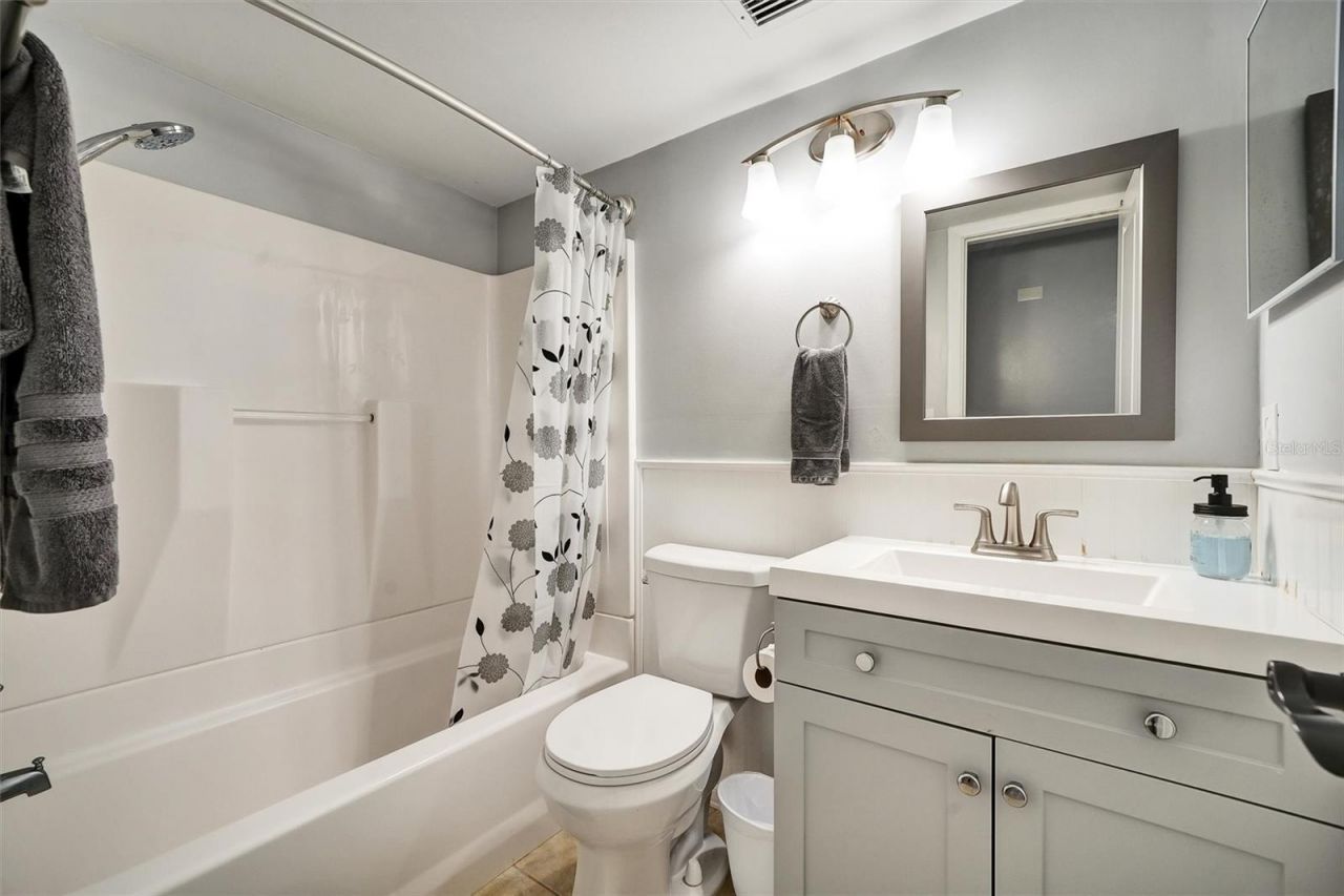 1305 Willow Valley Drive, Brandon, FL 33510 Photo