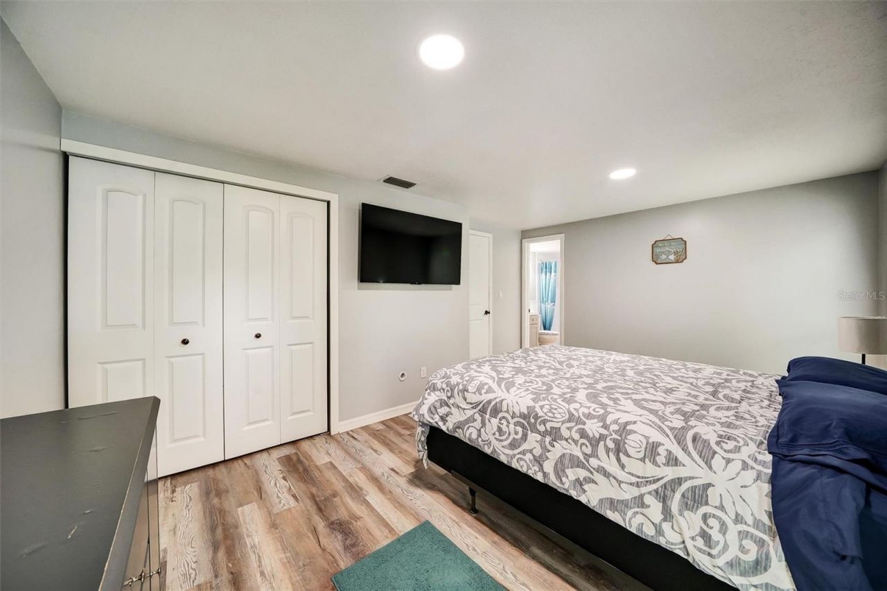 1305 Willow Valley Drive, Brandon, FL 33510 Photo