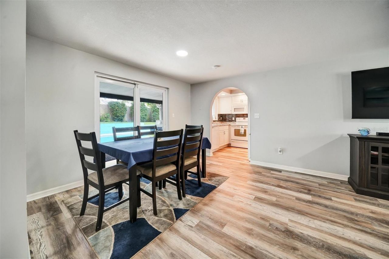 1305 Willow Valley Drive, Brandon, FL 33510 Photo