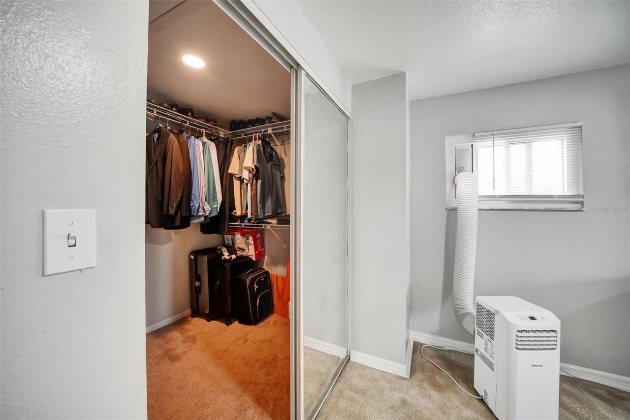 1305 Willow Valley Drive, Brandon, FL 33510 Photo