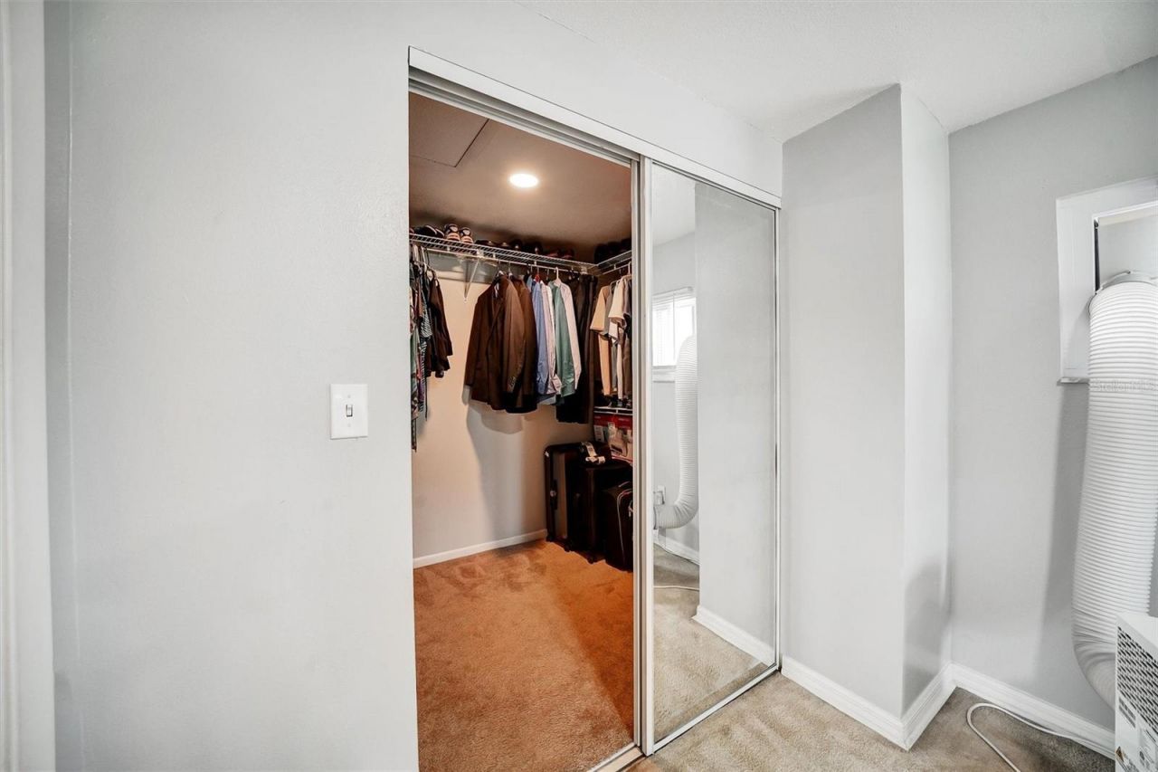 1305 Willow Valley Drive, Brandon, FL 33510 Photo