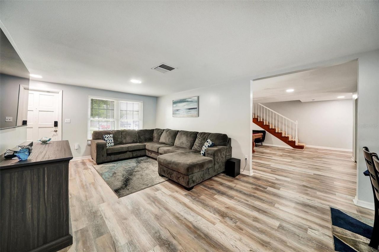 1305 Willow Valley Drive, Brandon, FL 33510 Photo