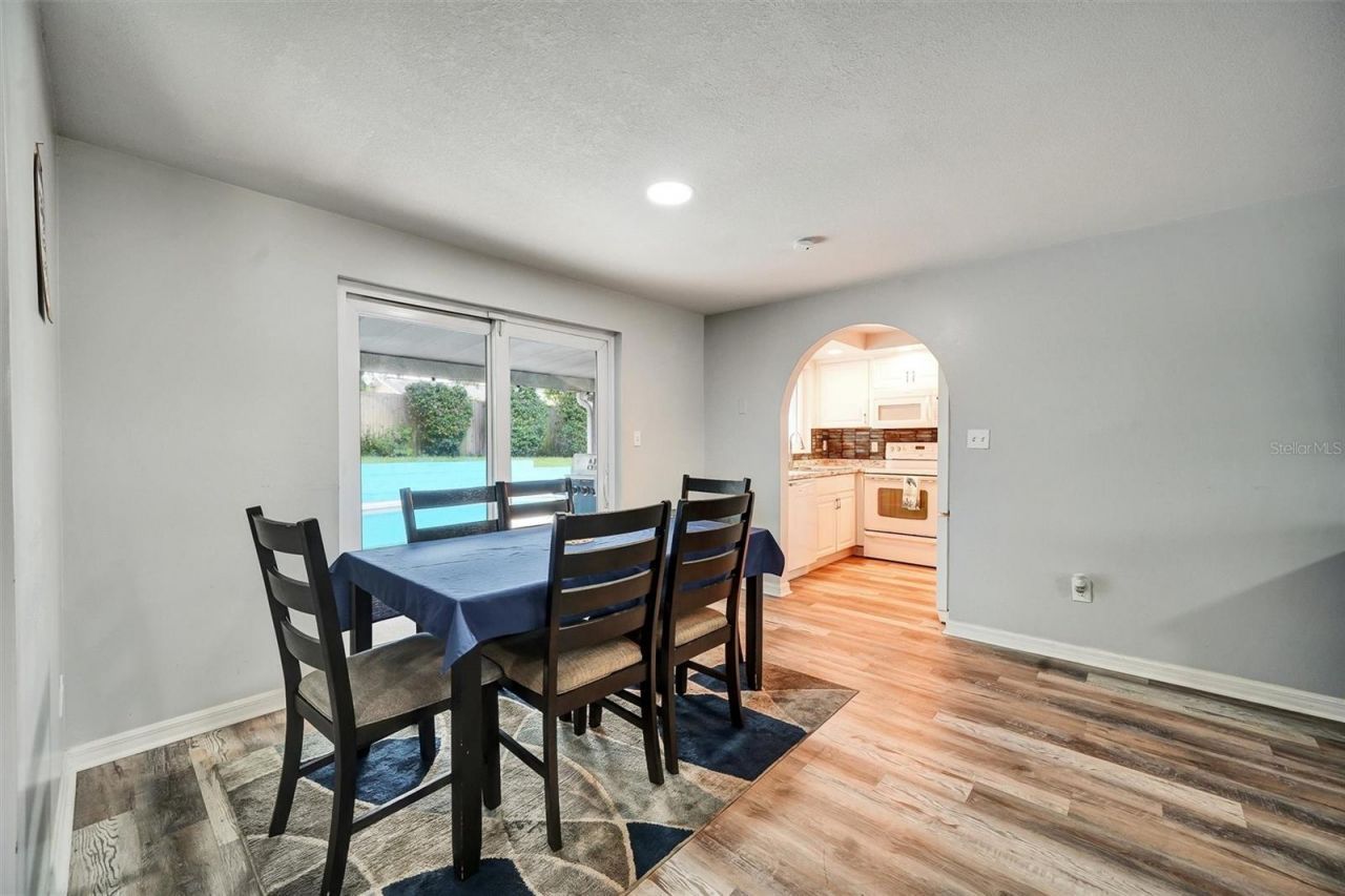 1305 Willow Valley Drive, Brandon, FL 33510 Photo