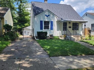 1429 E Milton Avenue, Hazel Park, MI 48030