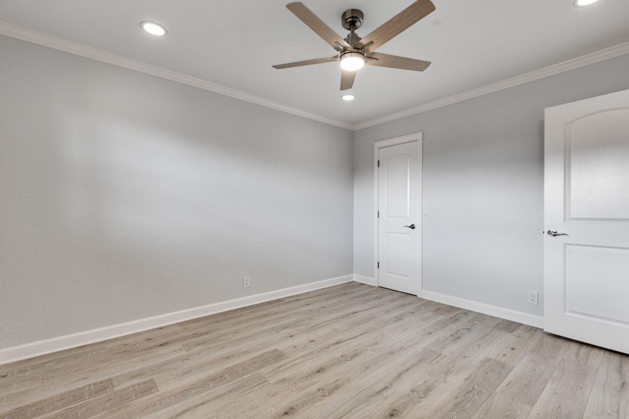 28 Yacht Club Drive, Unit 207, North Palm Beach, FL 33408 Photo