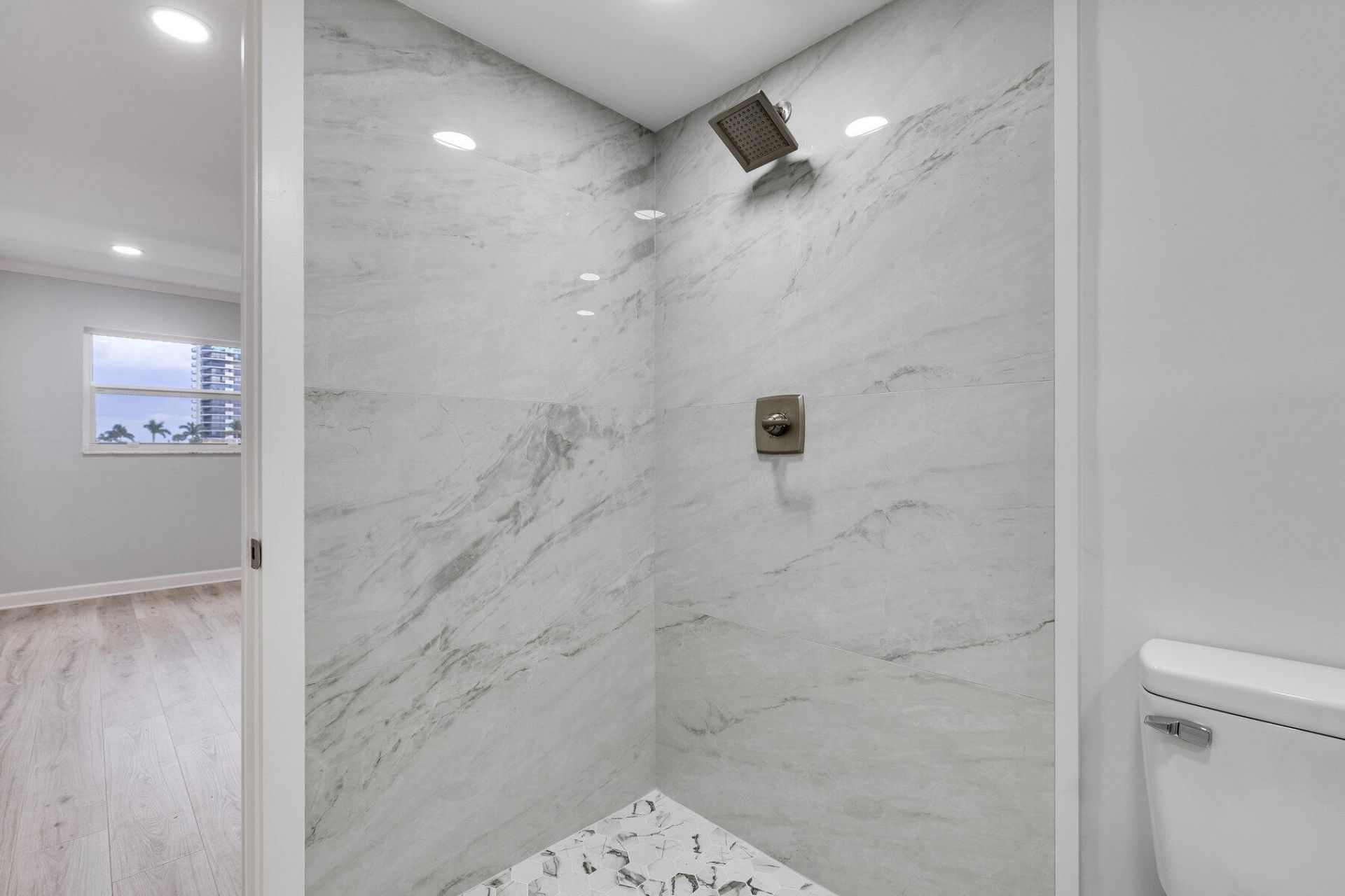 28 Yacht Club Drive, Unit 207, North Palm Beach, FL 33408 Photo