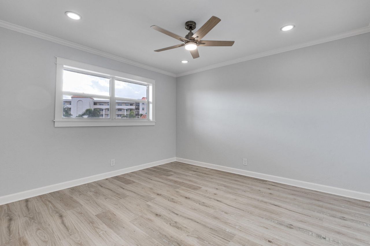 28 Yacht Club Drive, Unit 207, North Palm Beach, FL 33408 Photo