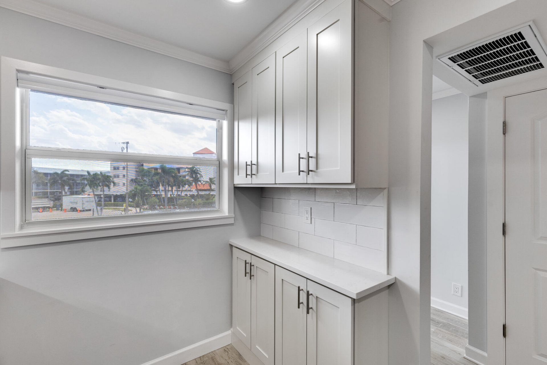 28 Yacht Club Drive, Unit 207, North Palm Beach, FL 33408 Photo