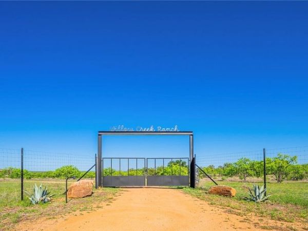 5230 County Road 409, TX 76885